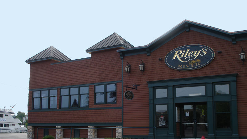 The exterior of Riley's on the River, a restaurant in Alexandria Bay, NY.